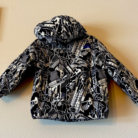 Youth North Face jacket like new 3T - Picture 2 of 4